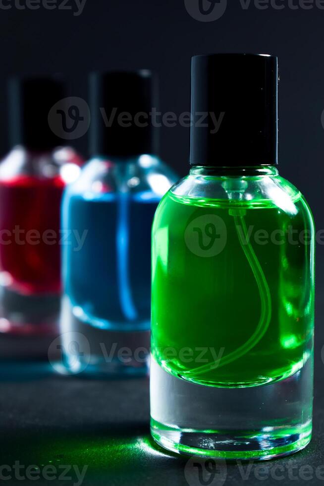 Multicolor bottle perfume set photo