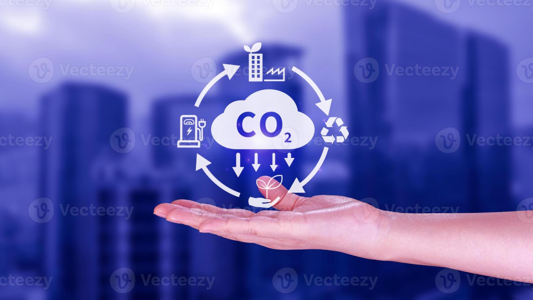 mano participación co2 reduciendo virtual icono para disminución carbón dióxido emisión, carbón huella y carbón crédito a límite global calentamiento desde bio clima cambio concepto. foto