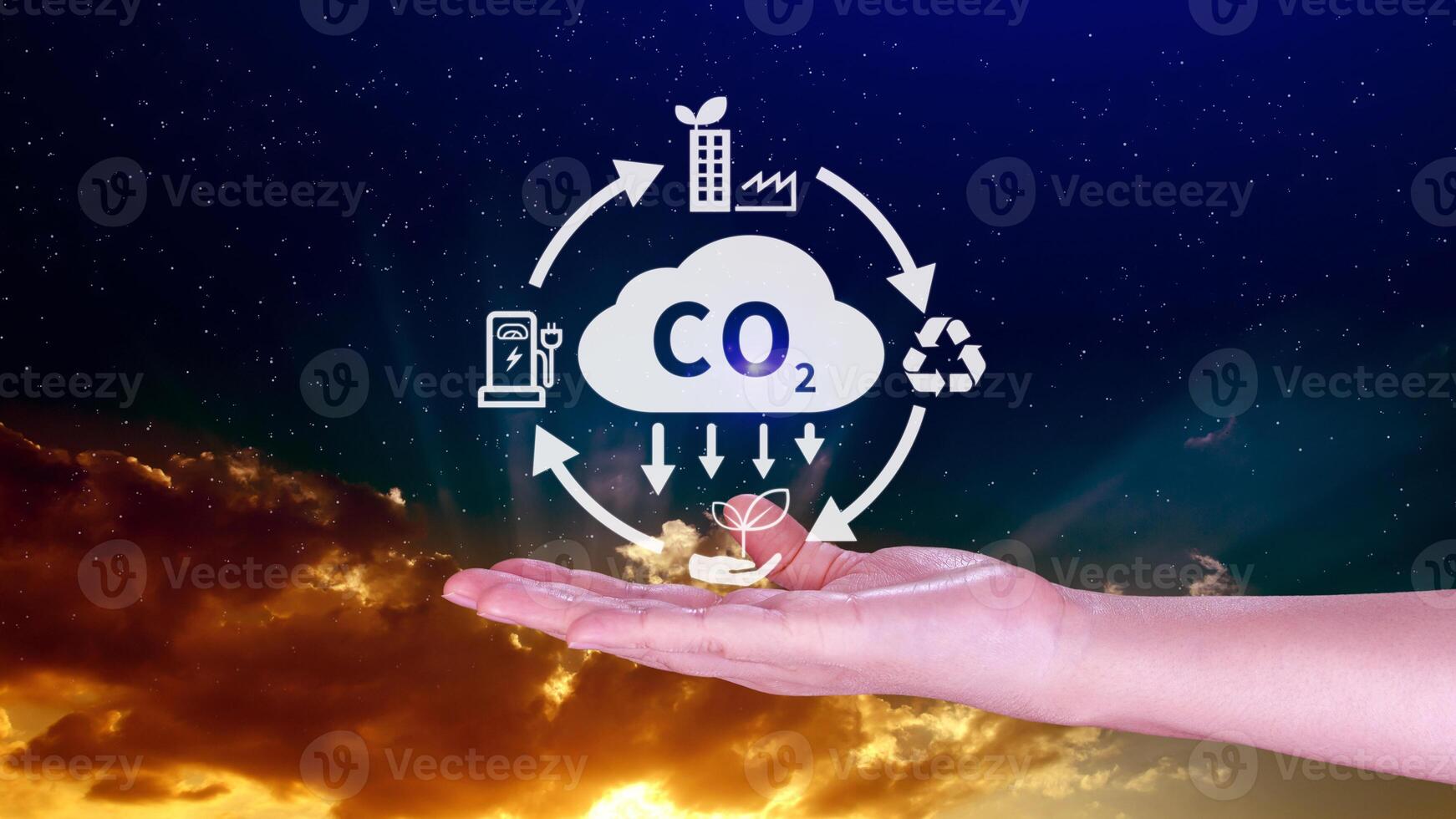 mano participación co2 reduciendo virtual icono para disminución carbón dióxido emisión, carbón huella y carbón crédito a límite global calentamiento desde bio clima cambio concepto. foto