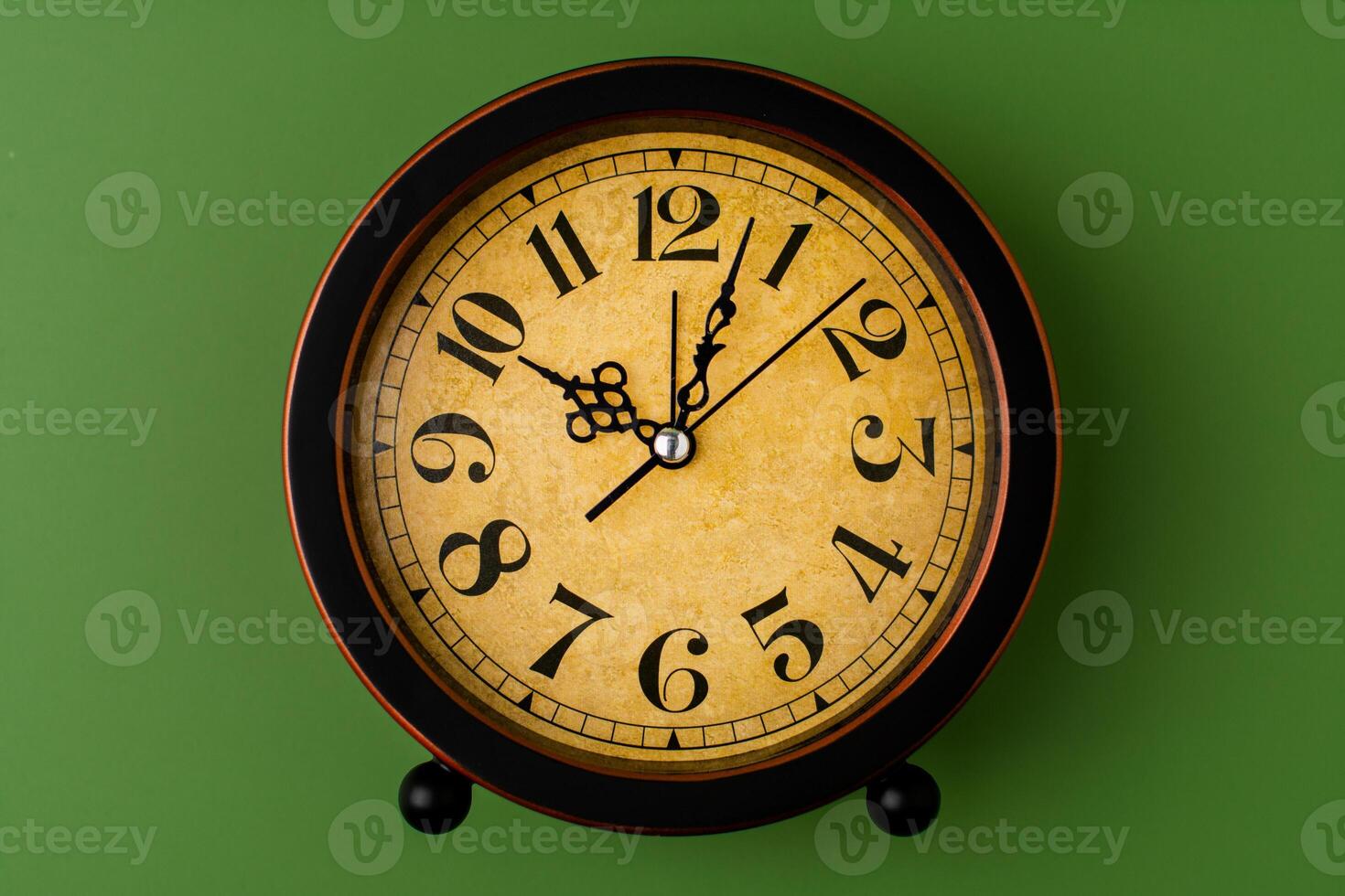 Time and a clock that stops, a photo of a clock in the studio, an important time concept in work and life.