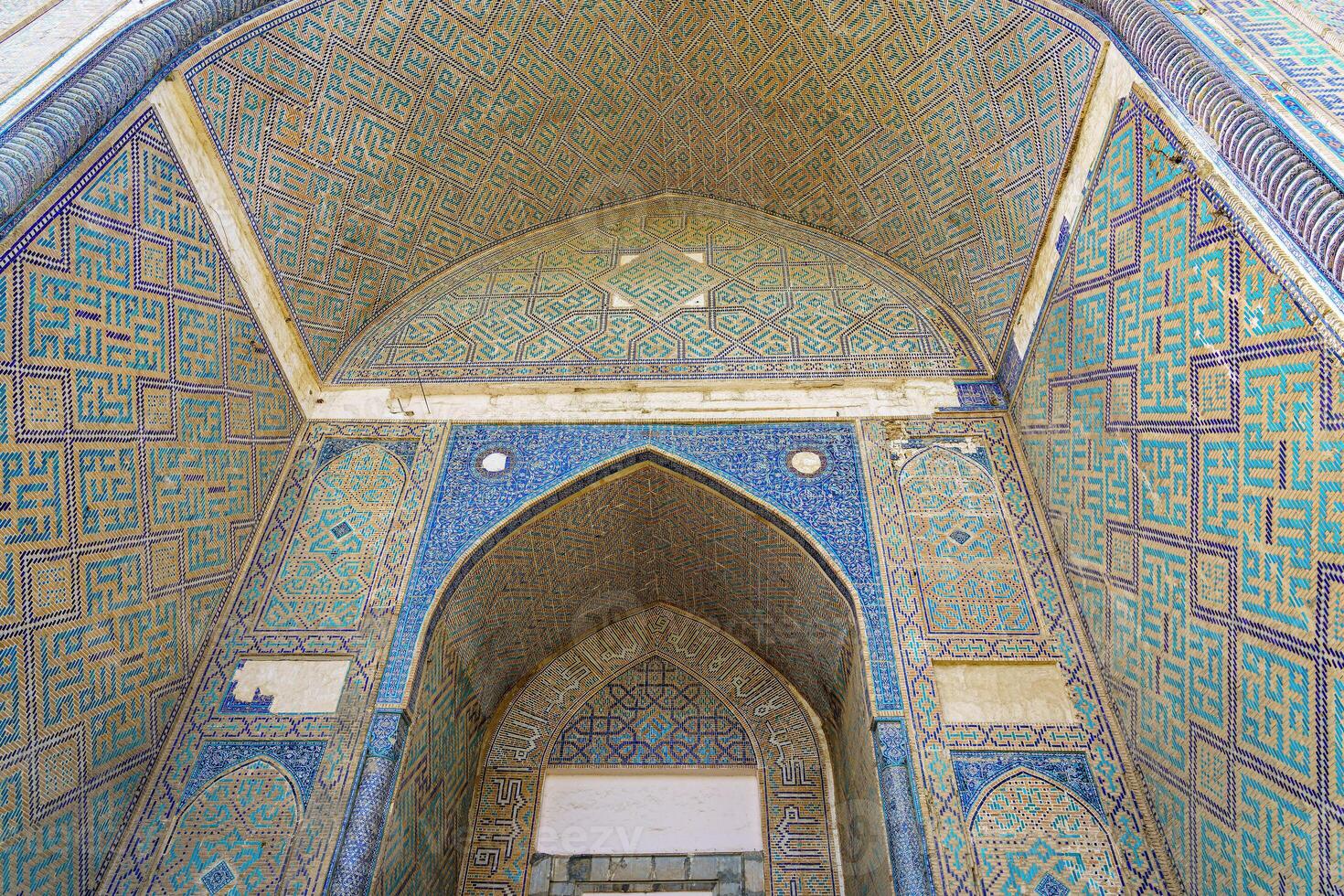 bibi-khanym mezquita en samarcanda, uzbekistán foto