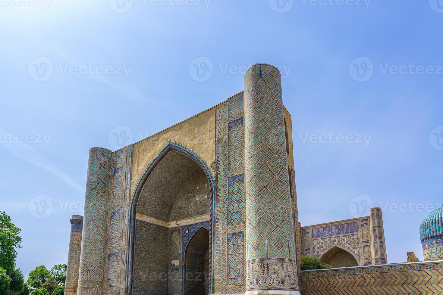 bibi-khanym mezquita en samarcanda, uzbekistán foto