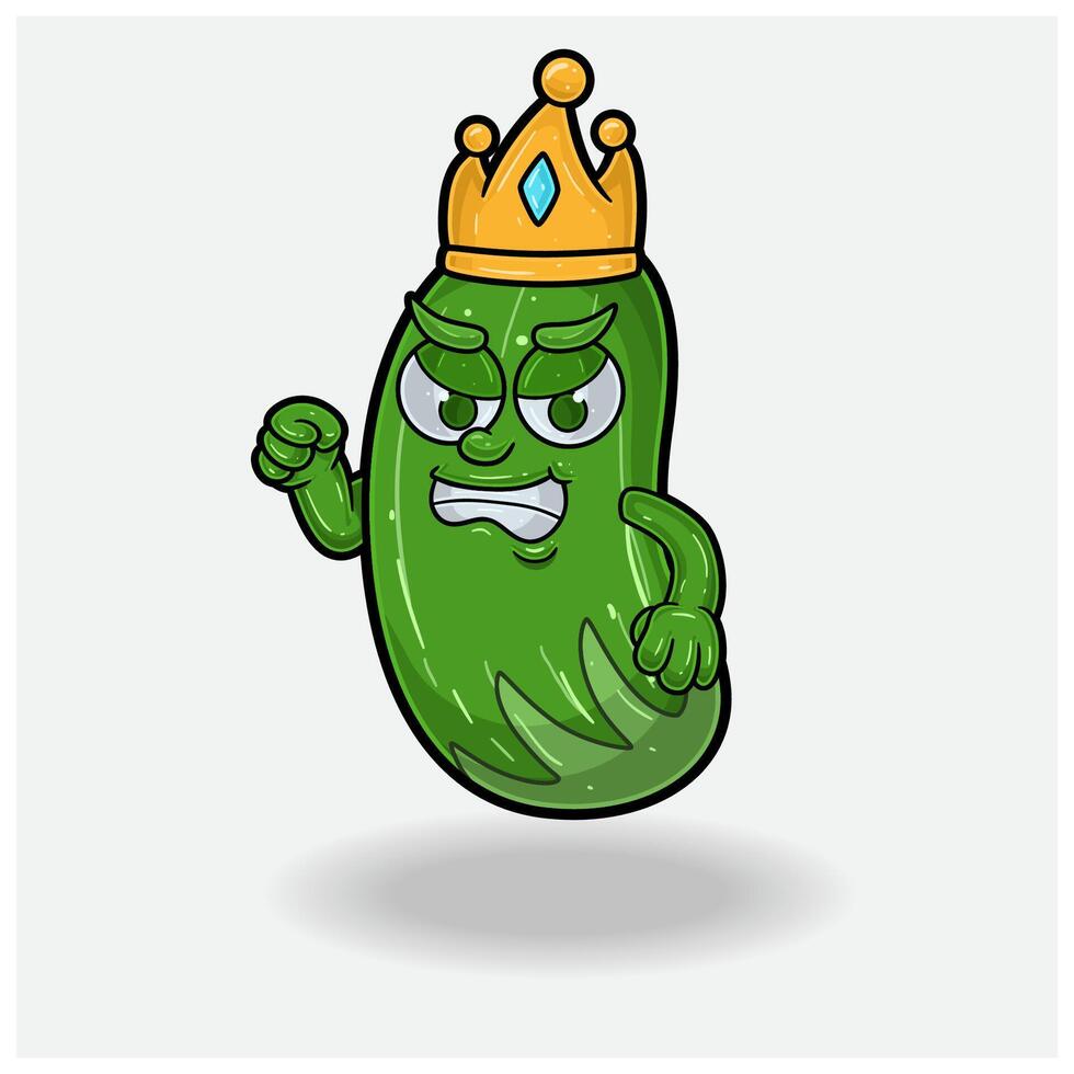 Pepino Fruta corona mascota personaje dibujos animados con enojado expresión. vector