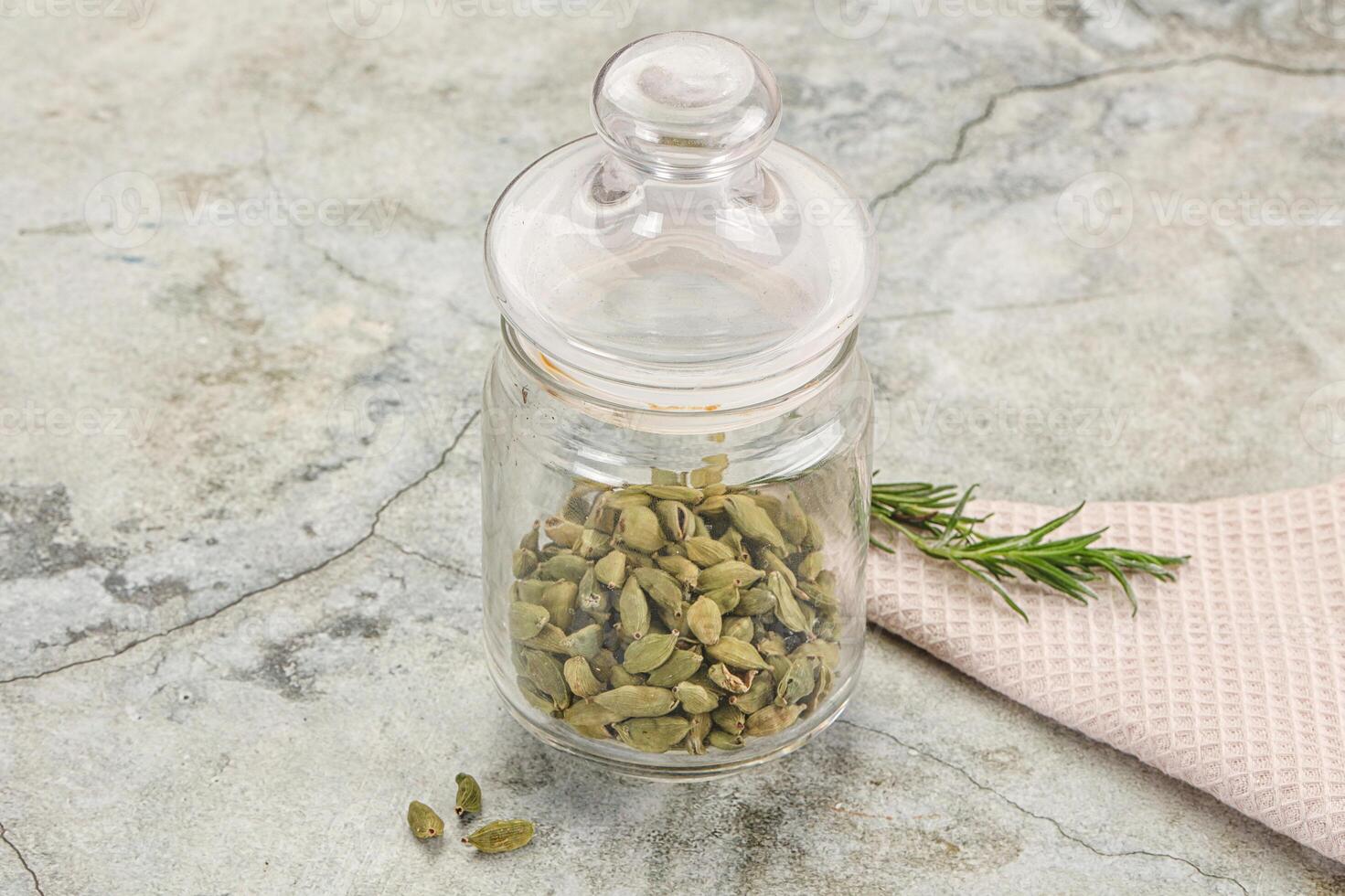 Dry Cardamom - aroma seasoning flavour photo
