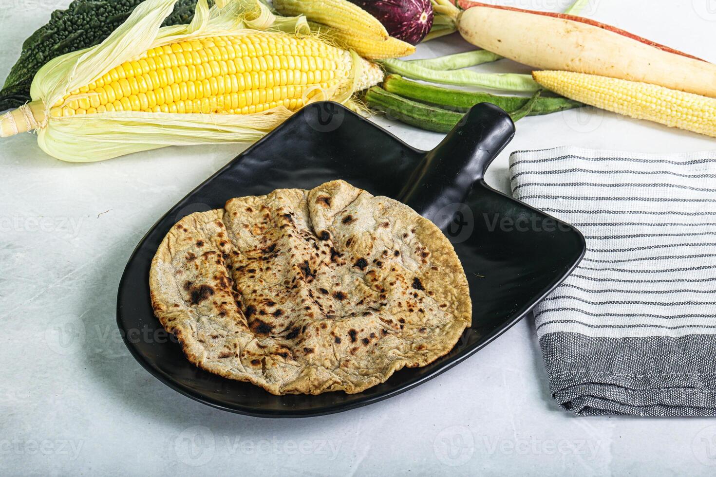 indio tradicional hecho en casa un pan - Roti foto