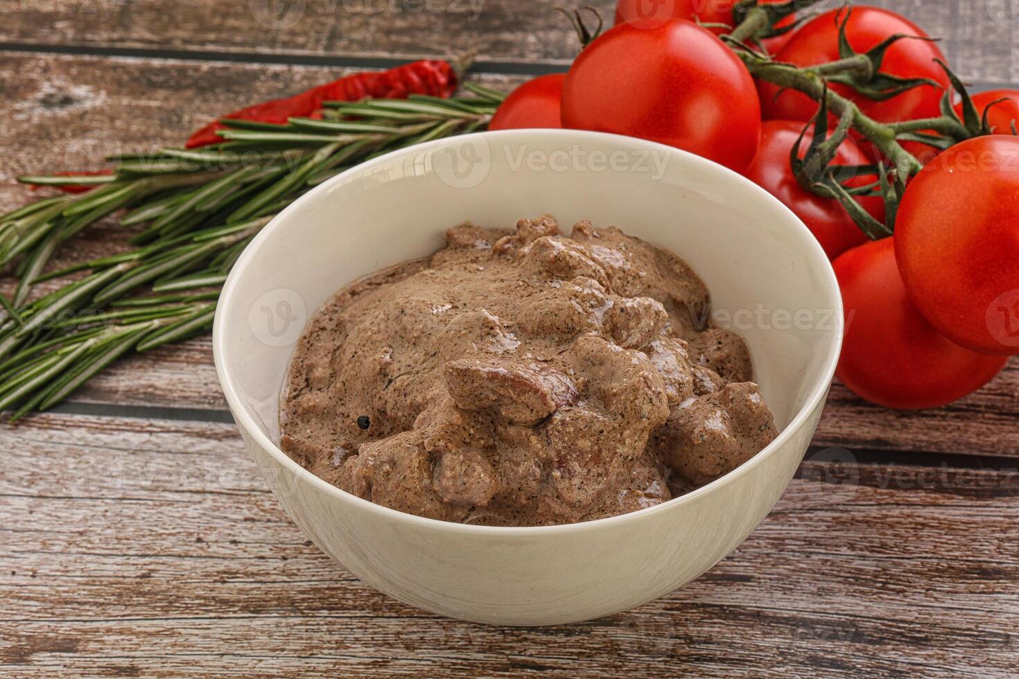 Soft chicken liver with cream photo