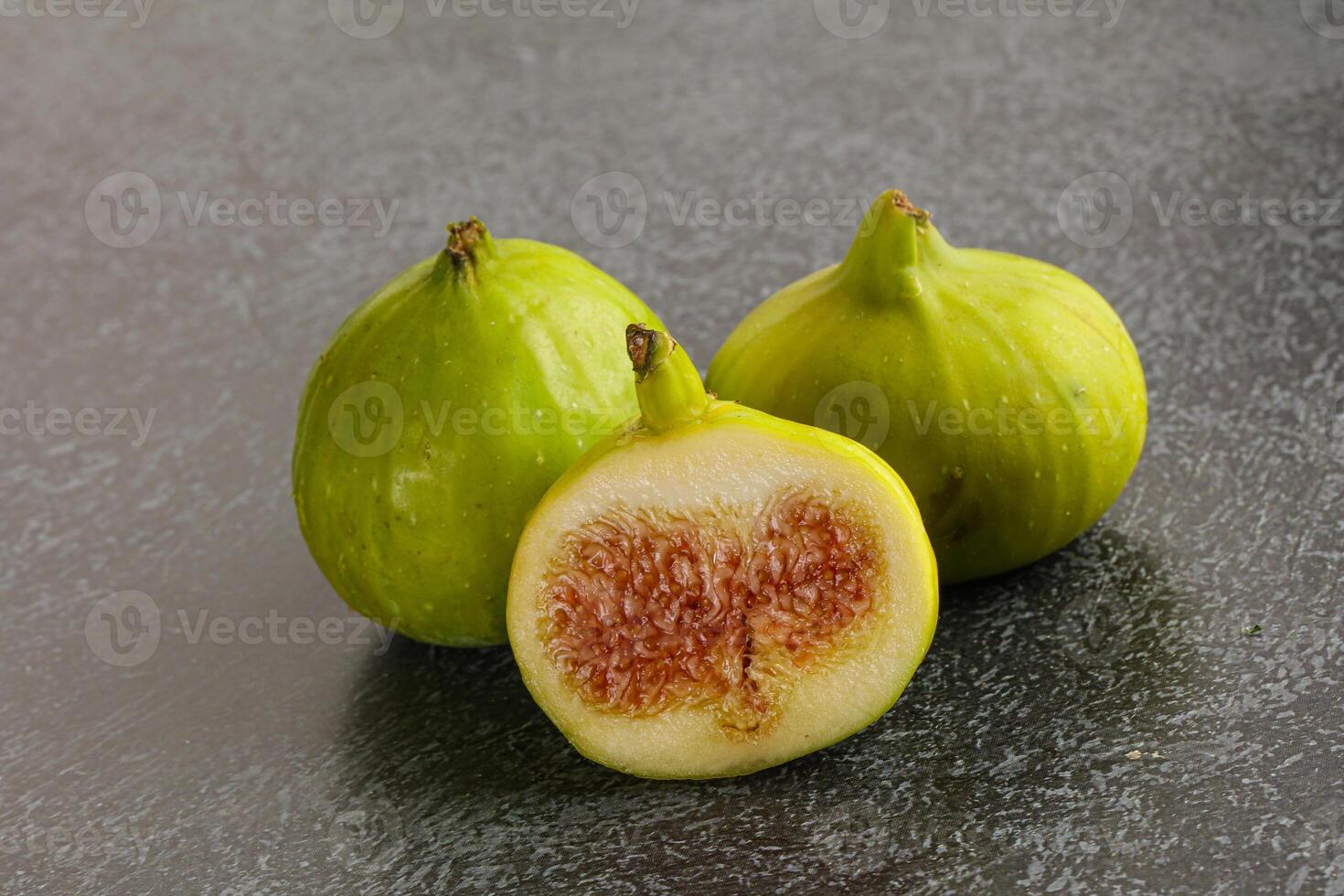 Ripe sweet juicy green fig heap photo