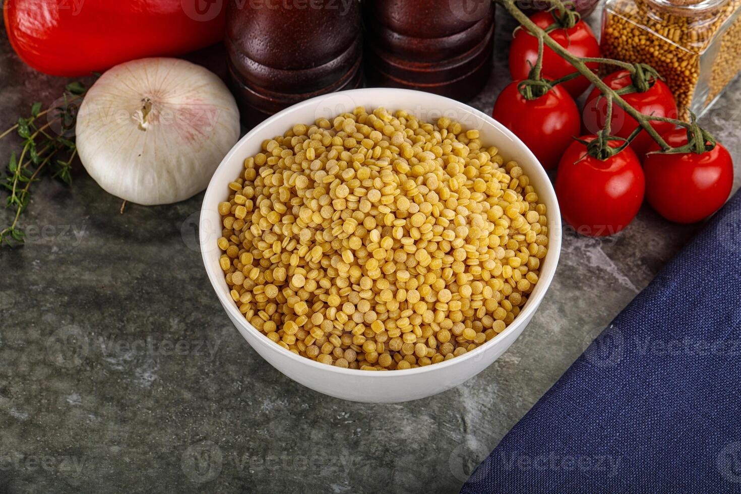Dry ptitim heap in the bowl photo