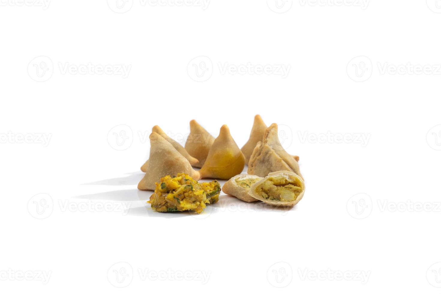 Samosa, Kebbeh, Bulgur, Chicken, Spring roll, Pies, Grape photo