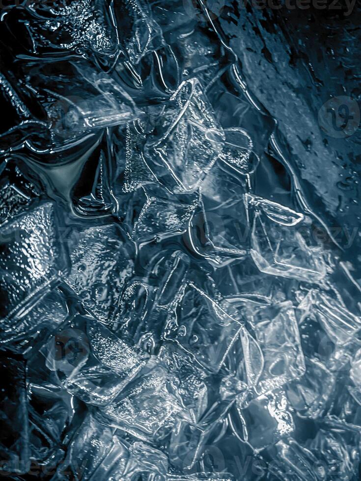 icecubes background,icecubes texture,icecubes wallpaper,ice helps to feel refreshed and cool water from the icecubes helps the water refresh your life and feel good.ice drinks for refreshment business photo
