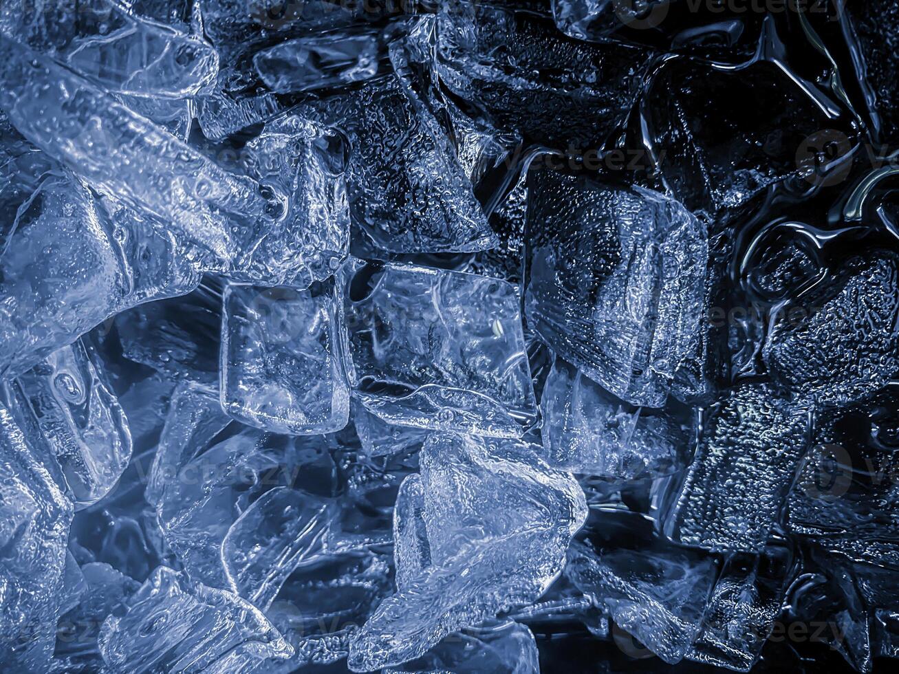 icecubes background,icecubes texture,icecubes wallpaper,ice helps to feel refreshed and cool water from the icecubes helps the water refresh your life and feel good.ice drinks for refreshment business photo