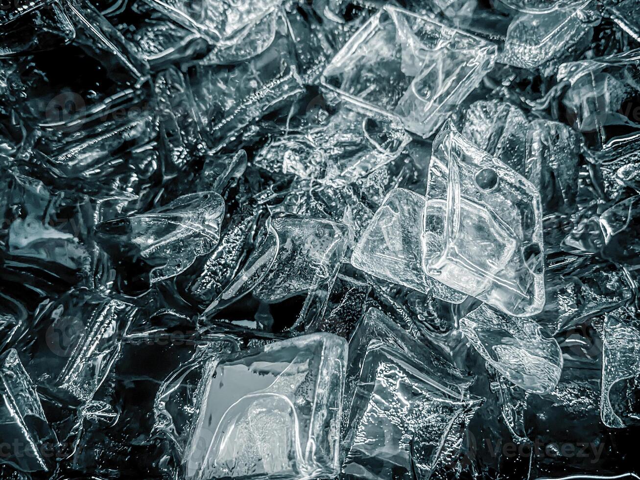 icecubes background,icecubes texture,icecubes wallpaper,ice helps to feel refreshed and cool water from the icecubes helps the water refresh your life and feel good.ice drinks for refreshment business photo