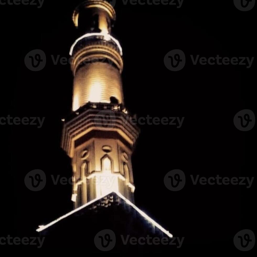 A Picture of Tower of Jamia Mosque in Lahore photo
