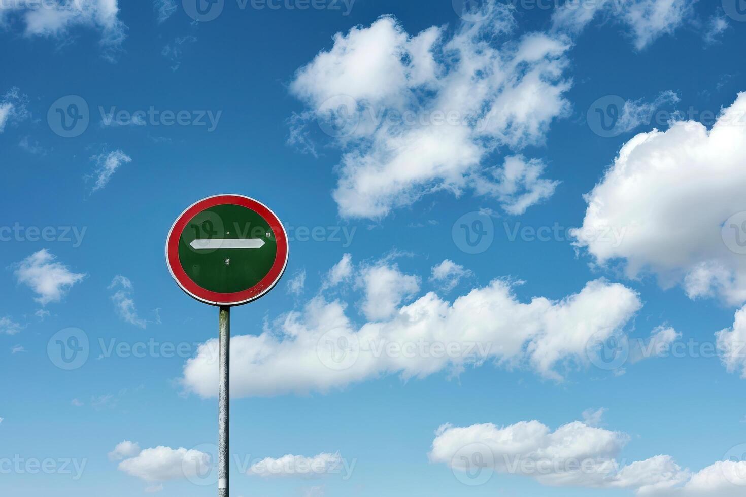 ai generado verde color transporte firmar con palabra No vacante en azul cielo con blanco nube antecedentes foto