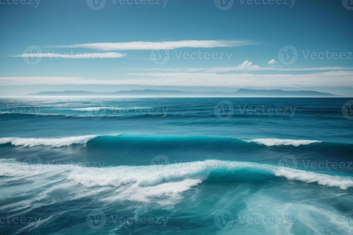 un hermosa playa con olas y azul cielo foto