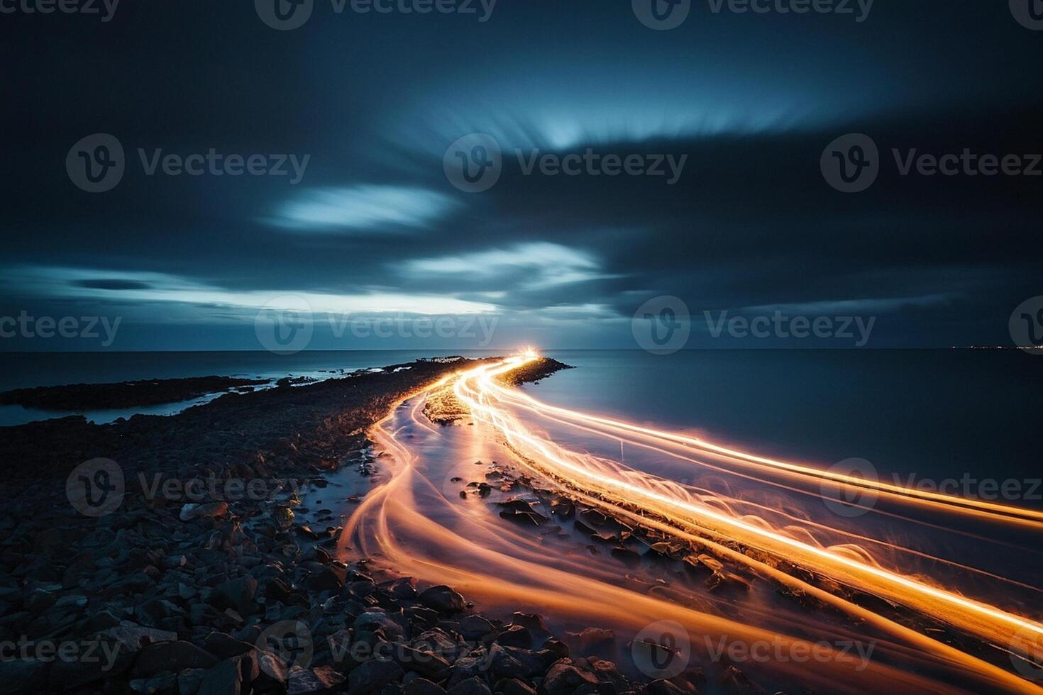 largo exposición fotografía de un coche conducción a lo largo un rocoso orilla foto