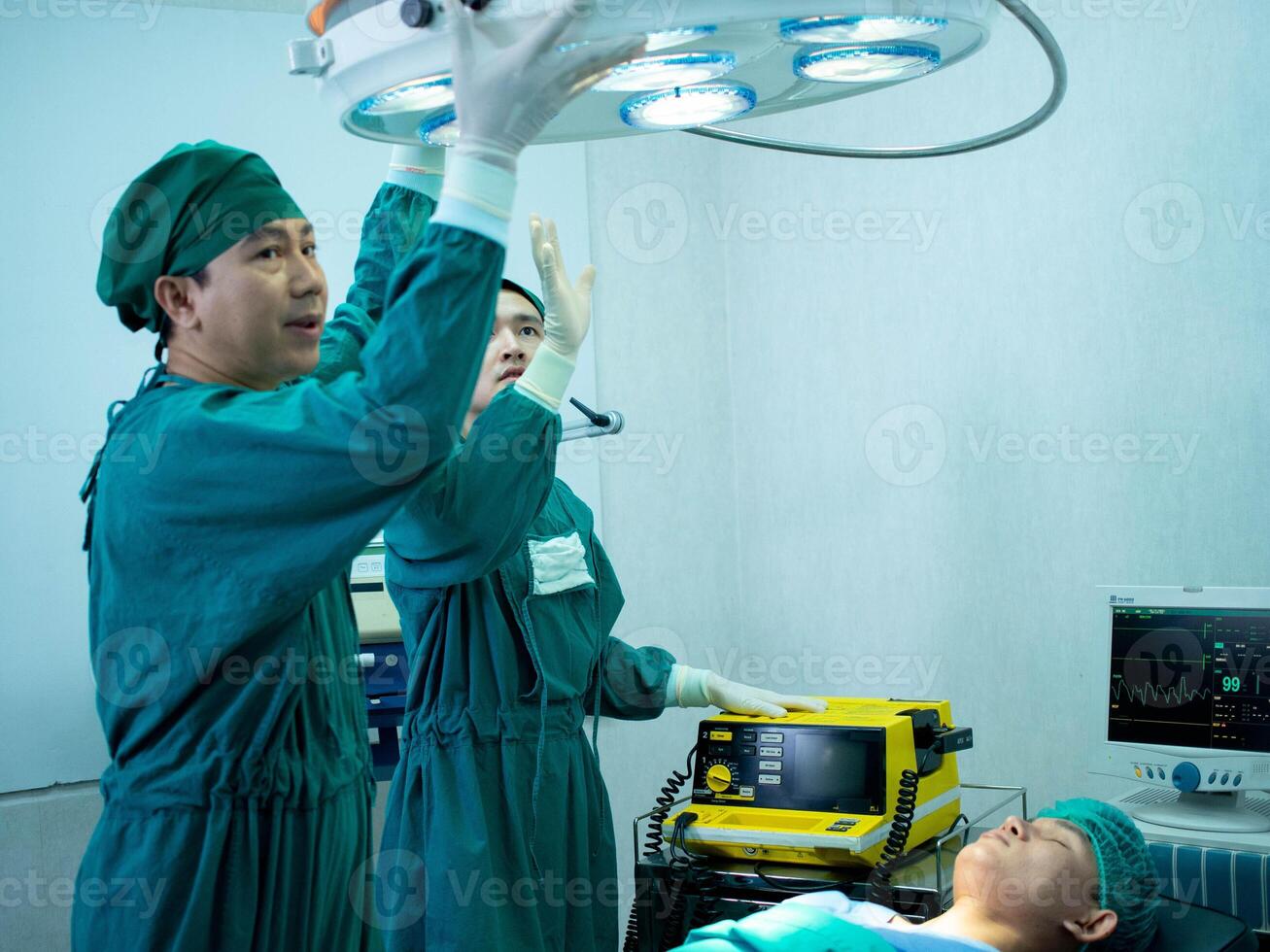 cirugía cirujano hospital clínica laboratorio médico enfermero personal paciente quirúrgico operación ajustando clínica profesional tecnología Copiar espacio uniforme tratamiento salud cuidado trabajo trabajo especialista estéril foto