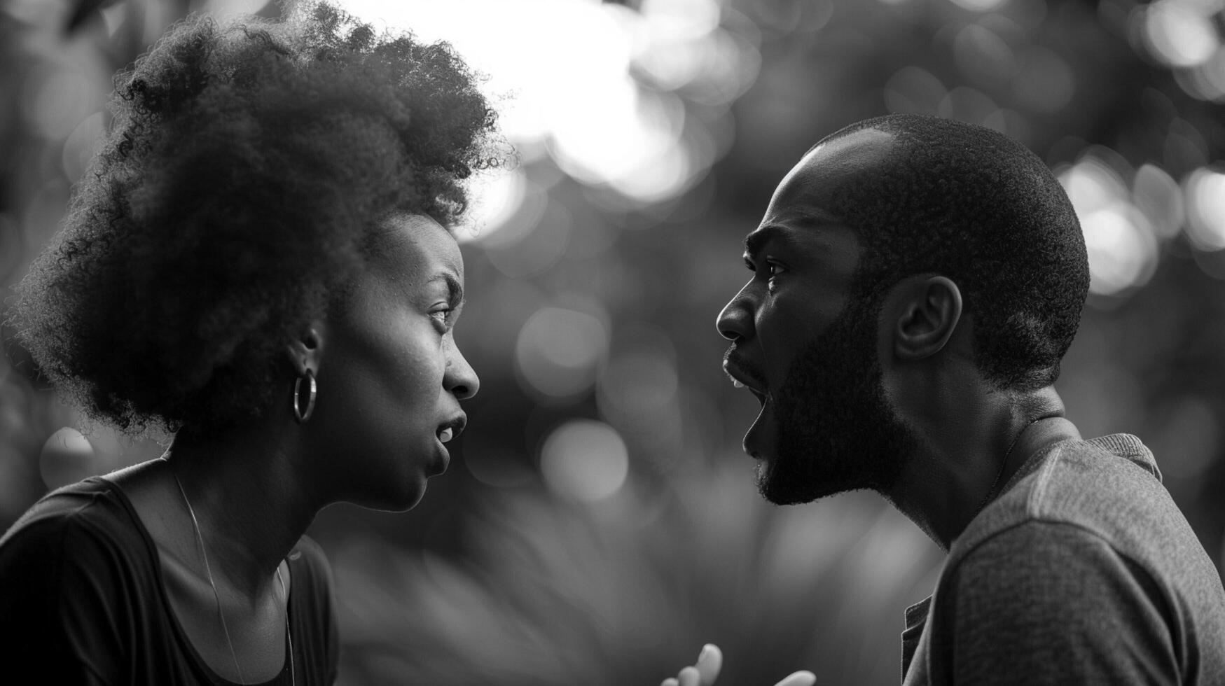 negro Pareja teniendo un argumento detallado foto