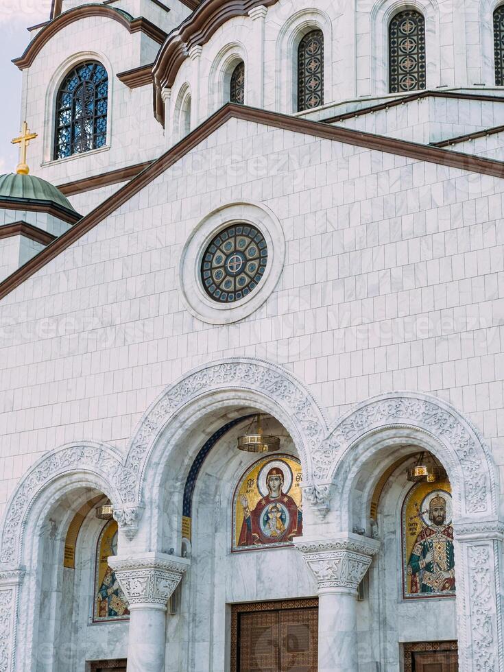 el Iglesia de Santo sava catedral o hram svetog ahorrar, belgrado, serbia foto