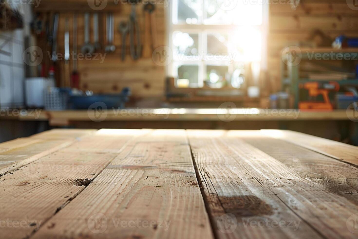 vacío de madera mesa en un carpintero taller con carpintero herramientas. foto