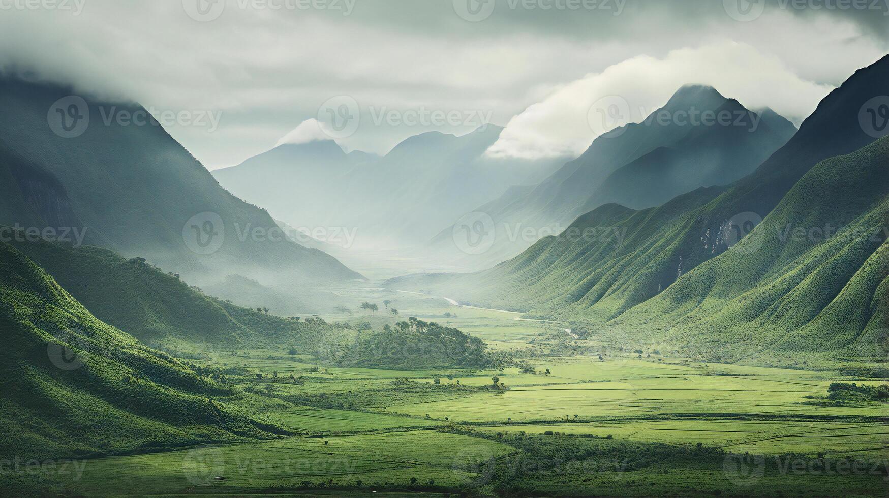 montaña paisaje en uno de el verde afueras foto