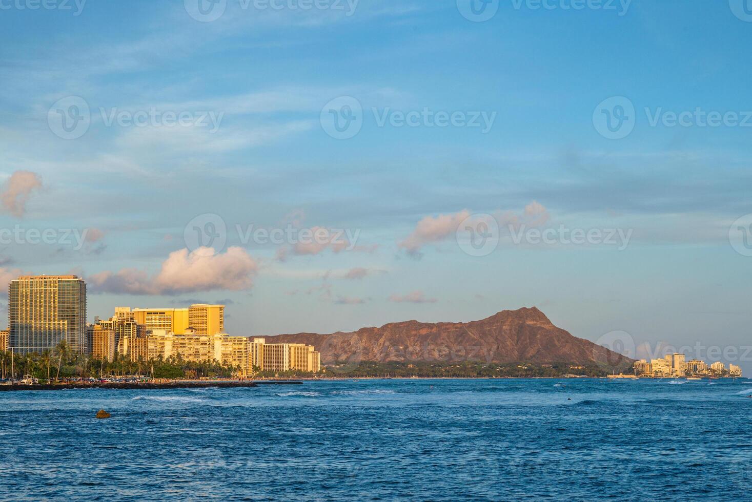 honolulu city and diamond head mountain located in oahu island, hawaii, united states photo
