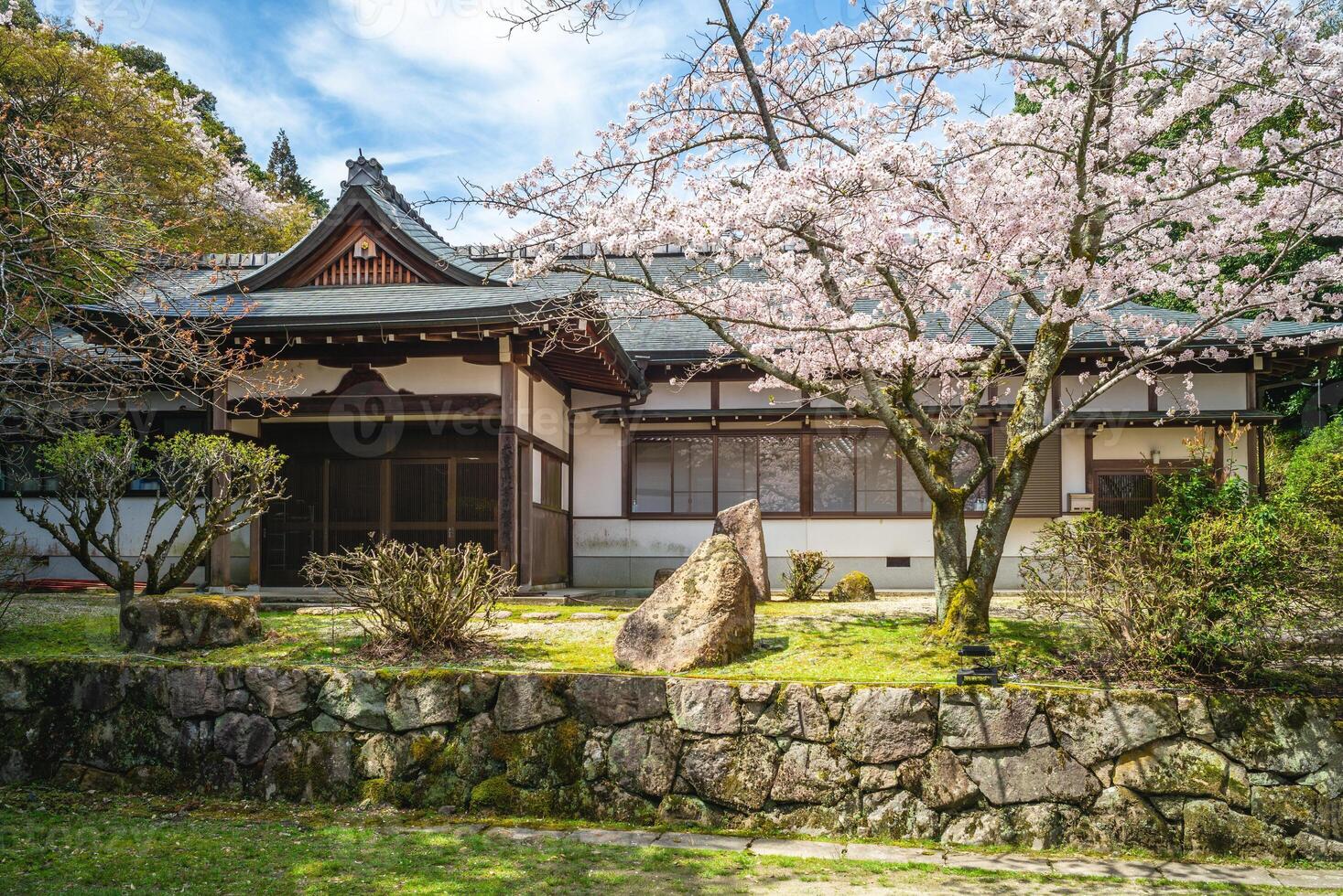 onjoji templo, o miidera, con Cereza florecer a montar hola en otsu ciudad en shiga, Japón foto