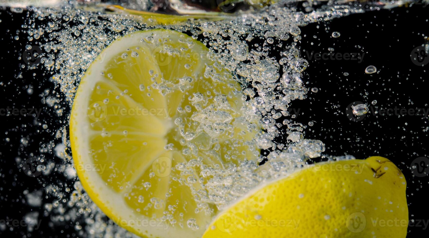 Underwater of freshly squeezed sweetened lemonade cold refreshing drink photo