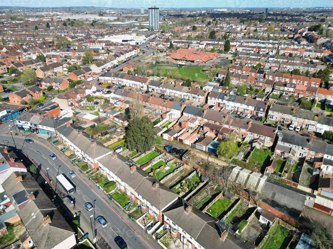 aéreo ver de edificios a ciudad centrar y céntrico de Coventry ciudad de Inglaterra unido Reino. marzo 30, 2024 foto