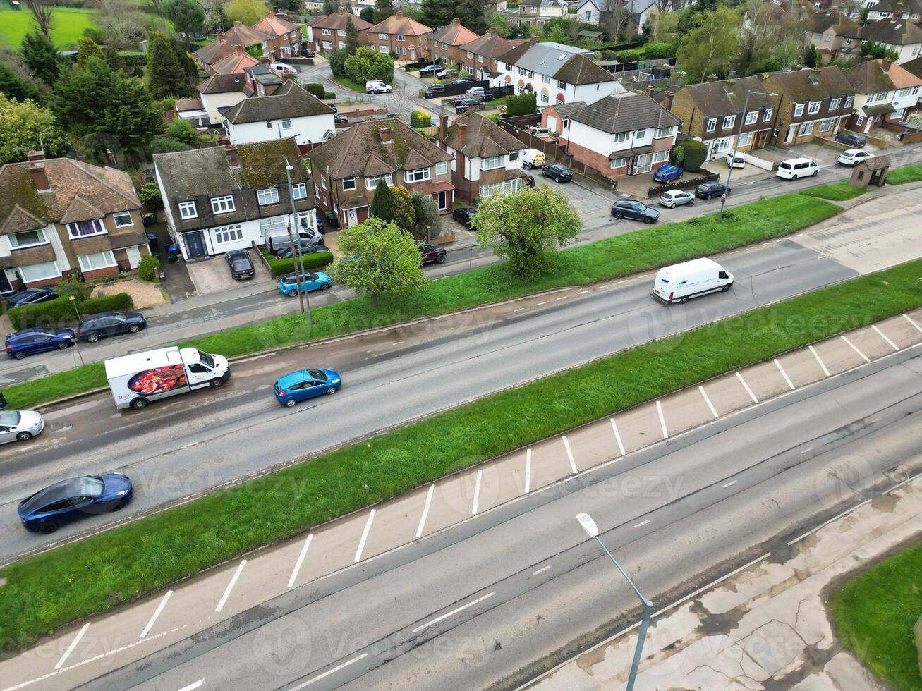 aéreo ver de central denham verde Londres ciudad de Inglaterra unido Reino. abril tercero, 2024 foto