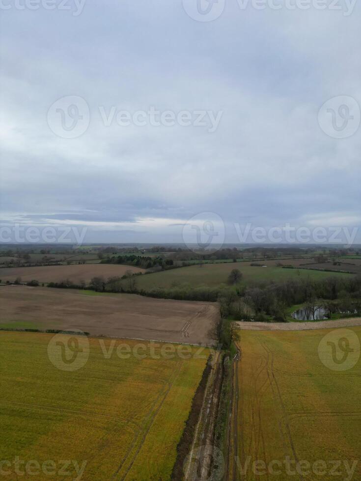 alto ángulo ver de británico campo paisaje cerca rugby ciudad de Inglaterra unido Reino. abril 8, 2024 foto