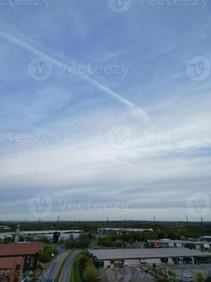 aéreo ver de central dartford Londres ciudad de Inglaterra unido Reino, abril 14, 2024 foto