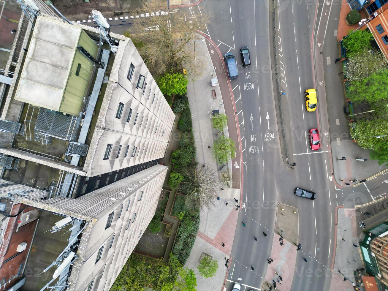 aéreo ver de edificios a central Leicester ciudad de Inglaterra unido Reino. abril 4to, 2024 foto