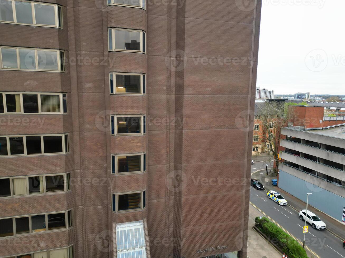 aéreo ver de edificios a central Leicester ciudad de Inglaterra unido Reino. abril 4to, 2024 foto