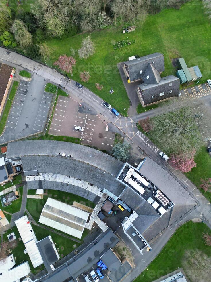 alto ángulo ver de campo de liebre pueblo Londres, puente ux, Inglaterra. unido Reino durante puesta de sol. abril tercero, 2024 foto