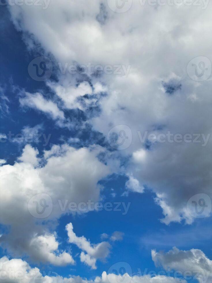 Beautiful Sky with Dramatical Clouds over Birmingham City of England United Kingdom, March 30th, 2024 photo