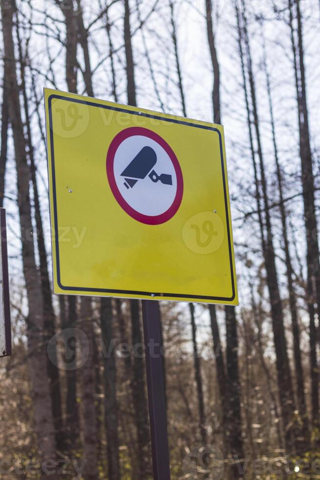 advertencia firmar con vigilancia cámara símbolo en él. concepto foto