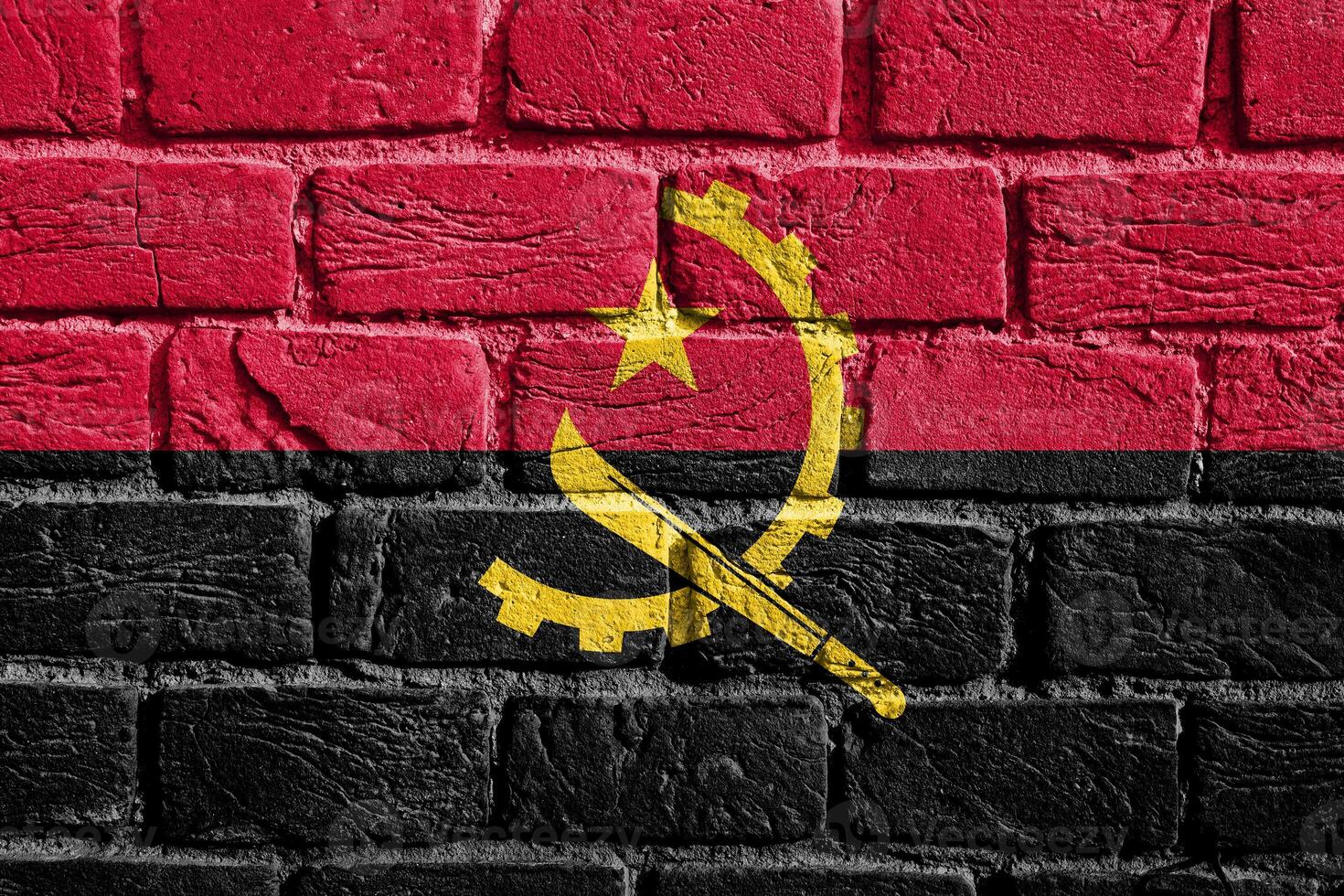 bandera de angola en el pared foto