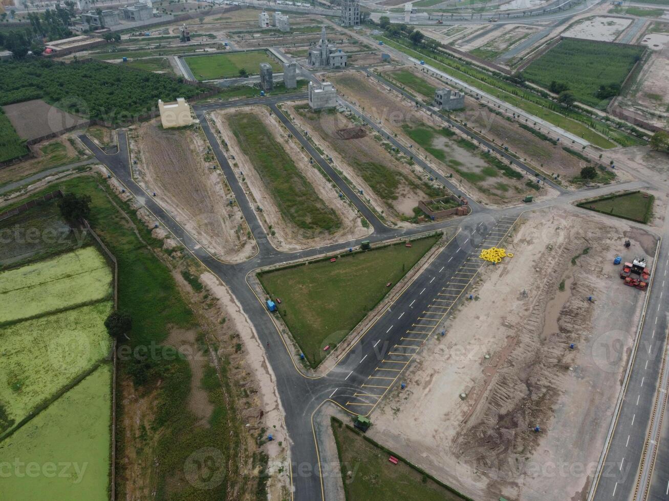 alto ángulo ver con zumbido de Oeste centro de deportes acuáticos alojamiento sociedad en lahore Pakistán en noviembre 07, 2023 foto