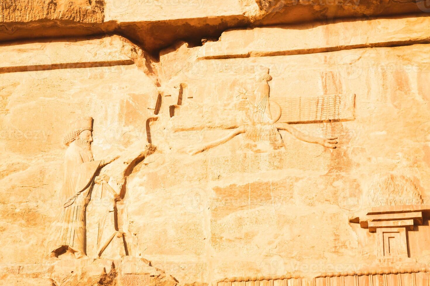 persépolis, corrí - 8vo junio, 2022 - cerca arriba tallado rocas en Persépolis arqueológico sitio. persa ciudad permanece y historia concepto foto