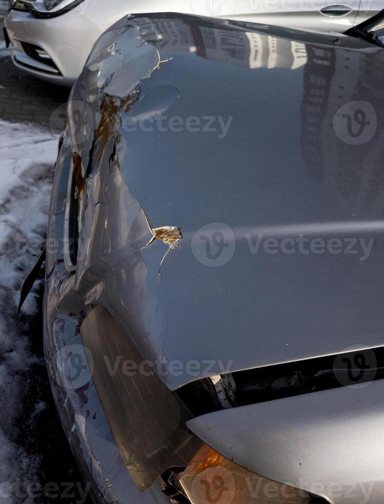 front car get hard damaged by accident photo