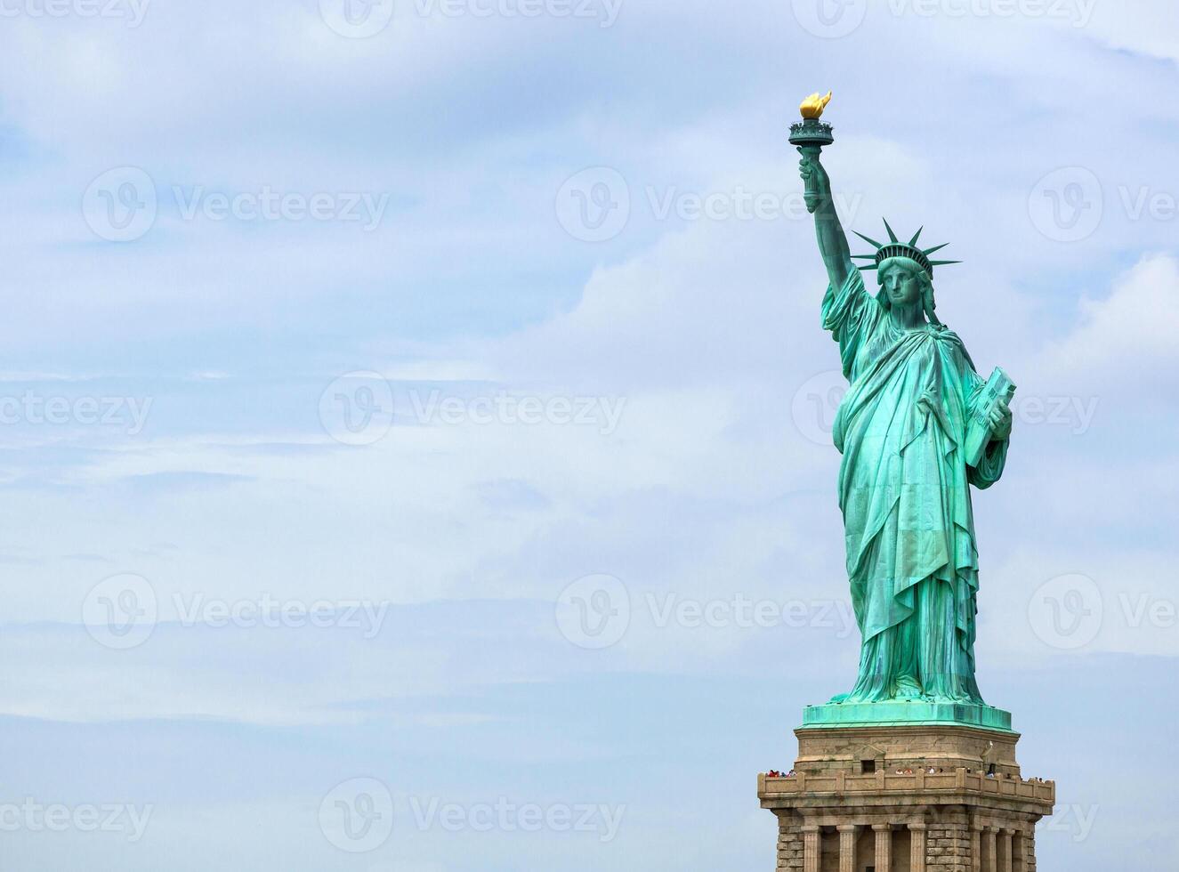 la estatua de la libertad en la ciudad de nueva york foto