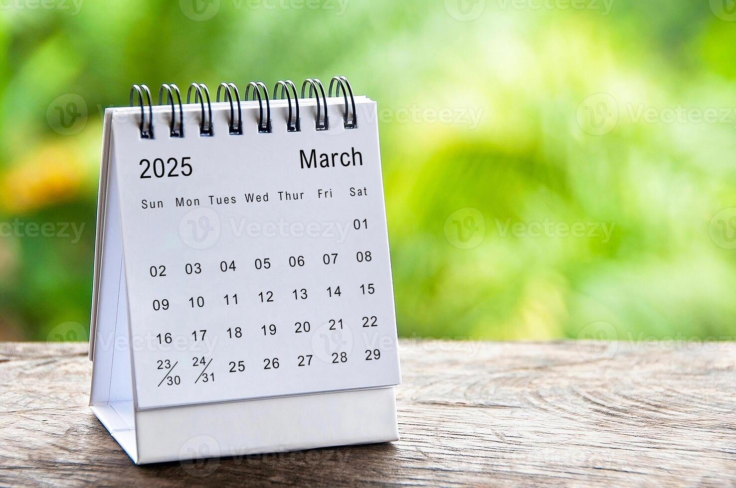 marzo 2025 blanco mesa calendario con personalizable espacio para texto. calendario concepto y Copiar espacio. foto