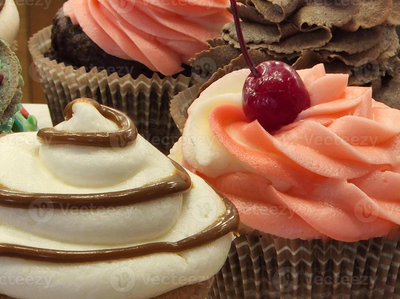 Cream cakes. Sweet pastries with cream. Cooking photo