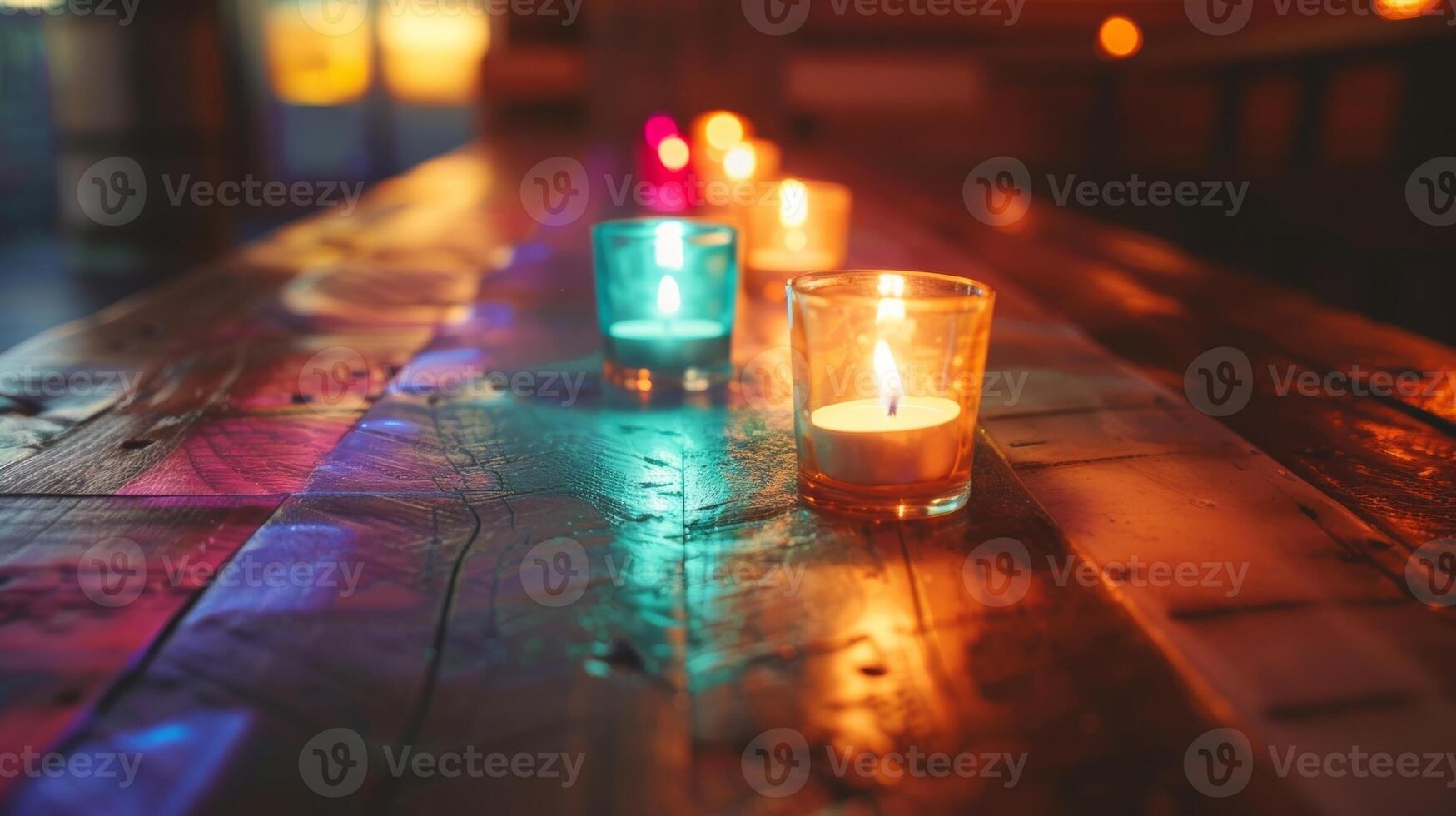 el bajo ligero de el velas yesos un suave resplandor en el oscuro de madera mesas haciendo el vistoso cruz Mira incluso más tentador. 2d plano dibujos animados foto