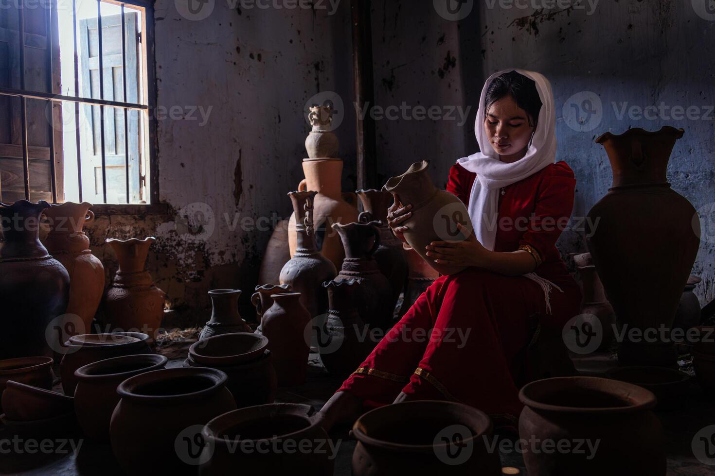 retrato de cham étnico niña en bau truc cerámica aldea, phan sonó ciudad, ninh Thuan provincia, Vietnam foto
