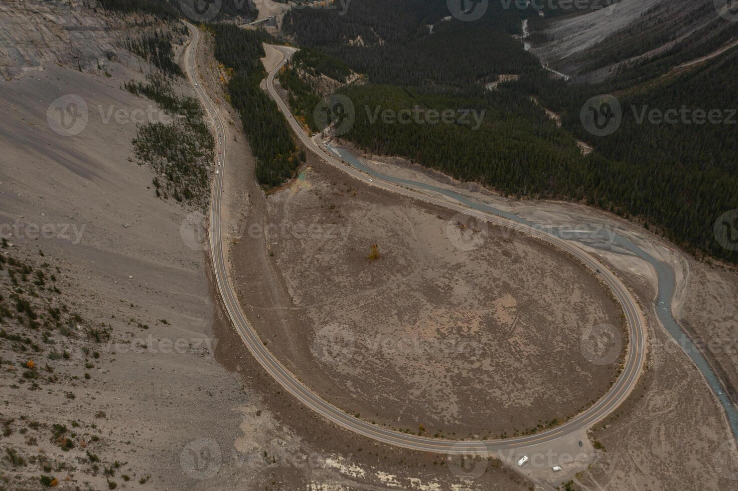 aéreo ver de el curva a el grande curva en el campo de Hielo avenida. foto