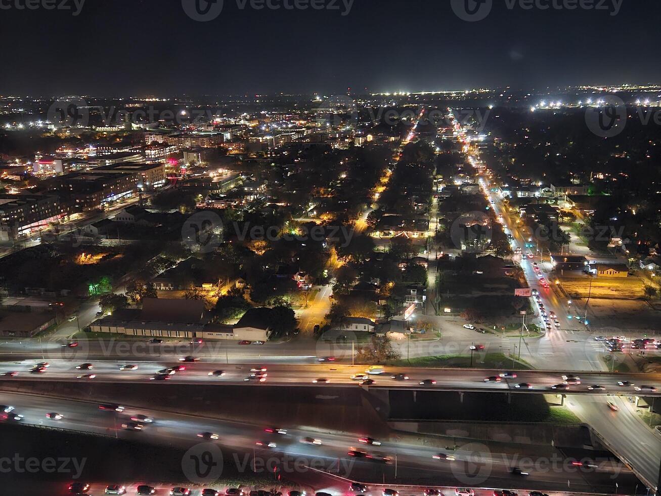 parte superior ver desde austin calle luces tomado desde el ventana de un alto piso hotel habitación foto