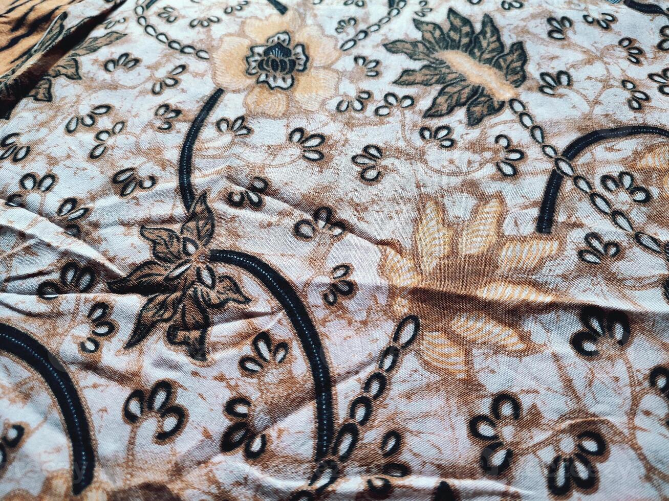 The patterns on traditional Batik, presenting visual and philosophical The patterns on traditional Batik, presenting visual and philosophical photo