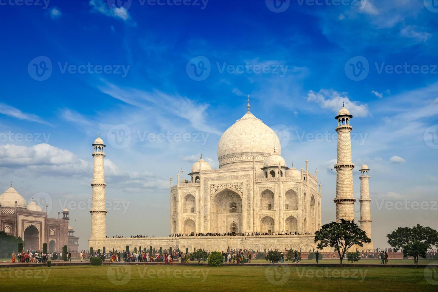 Taj Mahal, Agra, India photo